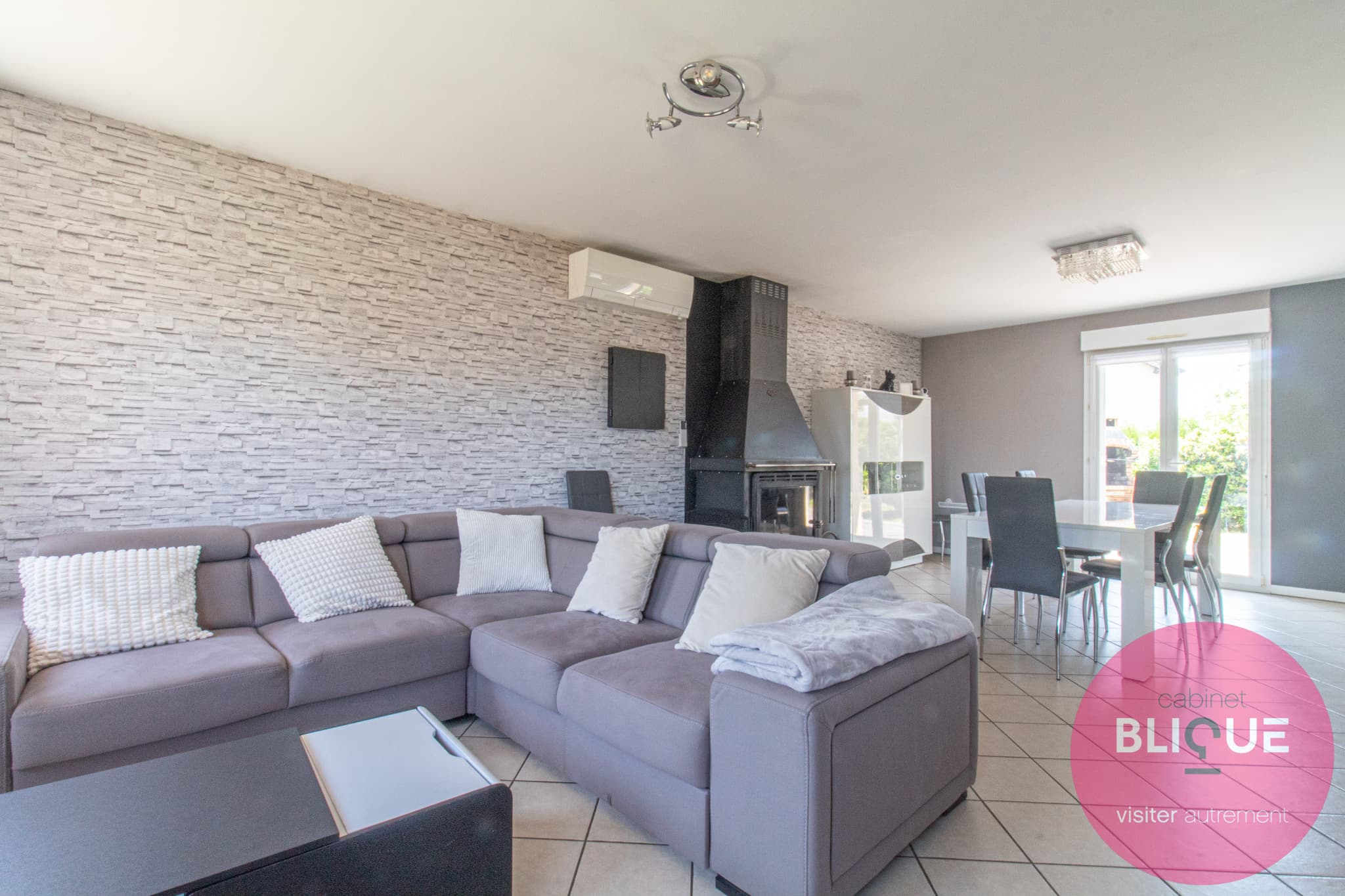 Photo 4 - PLAIN-PIED, GRAND JARDIN ET GARAGES XXL : ICI, L'ESPACE A PRIS SES AISES !