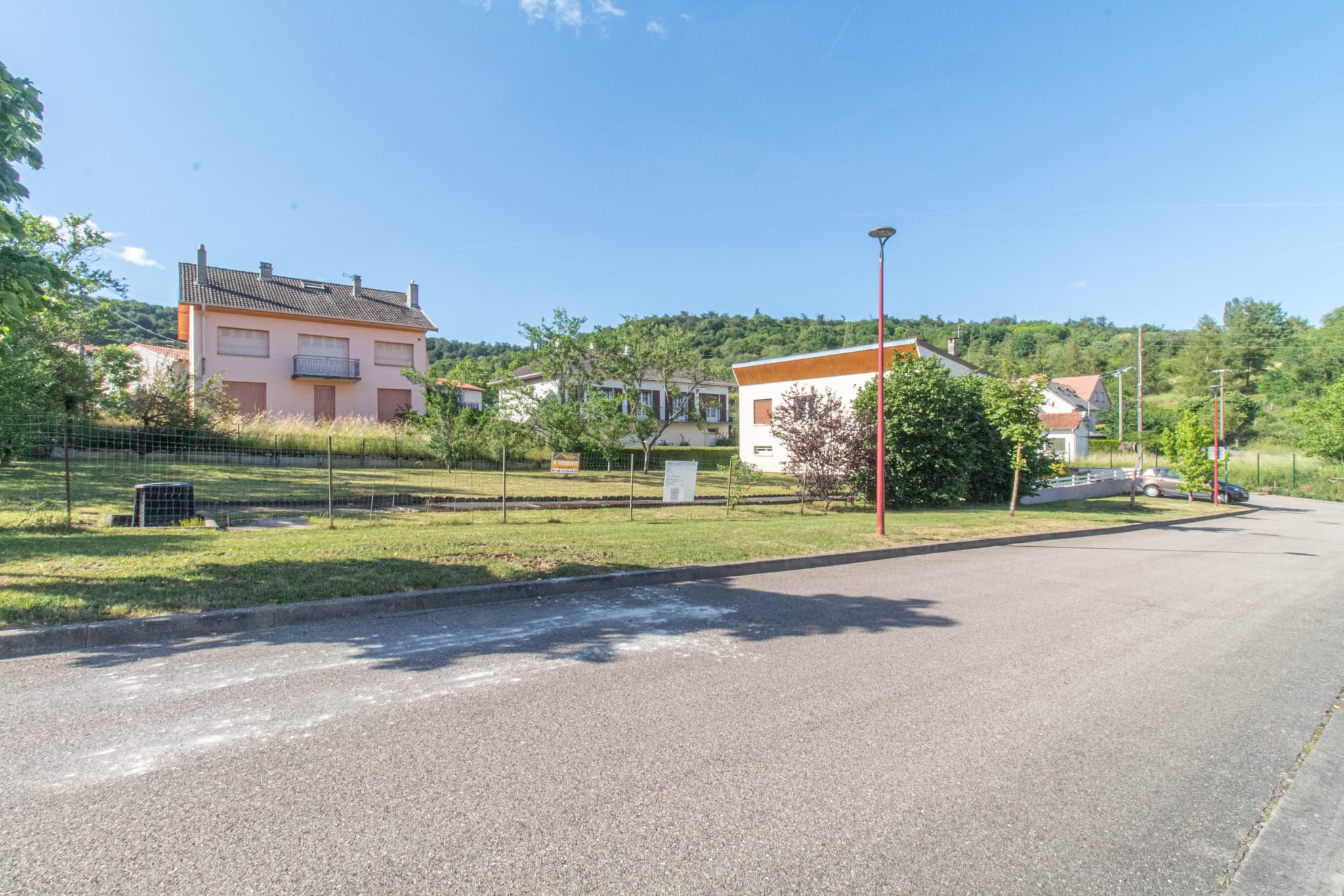 Photo 2 - 335 m2 DE LIBERTÉ A NEUVES-MAISONS !