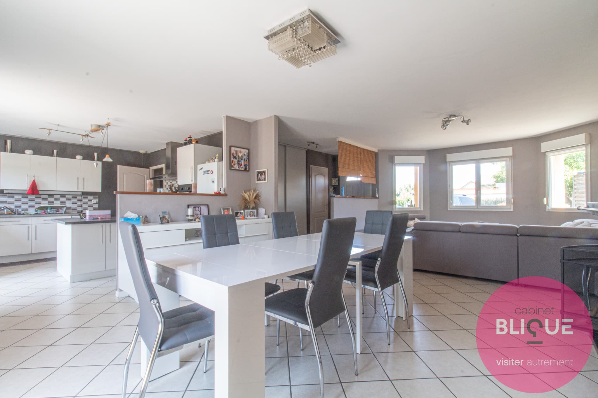 Photo principale - PLAIN-PIED, GRAND JARDIN ET GARAGES XXL : ICI, L'ESPACE A PRIS SES AISES !