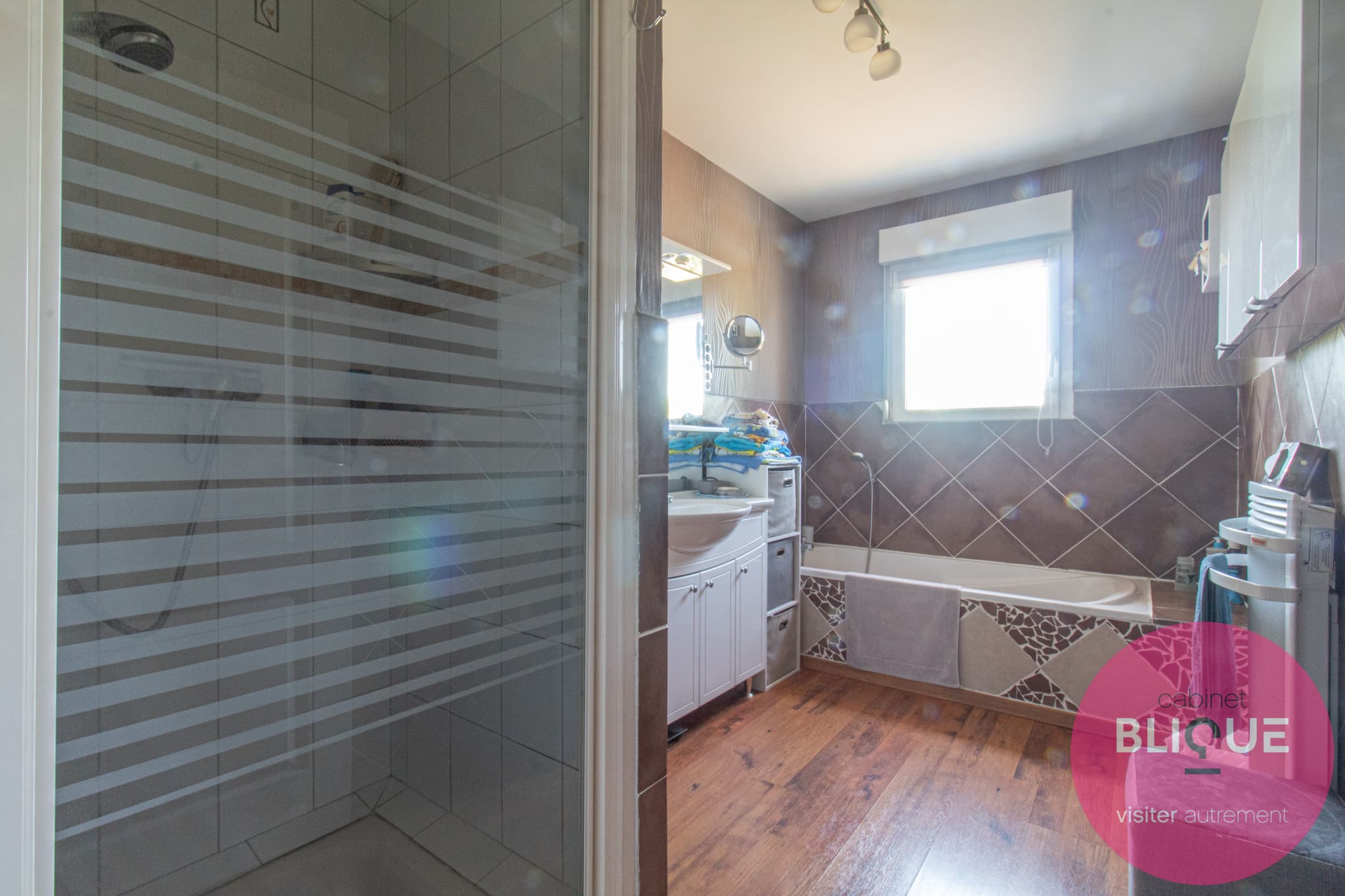 Photo 16 - PLAIN-PIED, GRAND JARDIN ET GARAGES XXL : ICI, L'ESPACE A PRIS SES AISES !