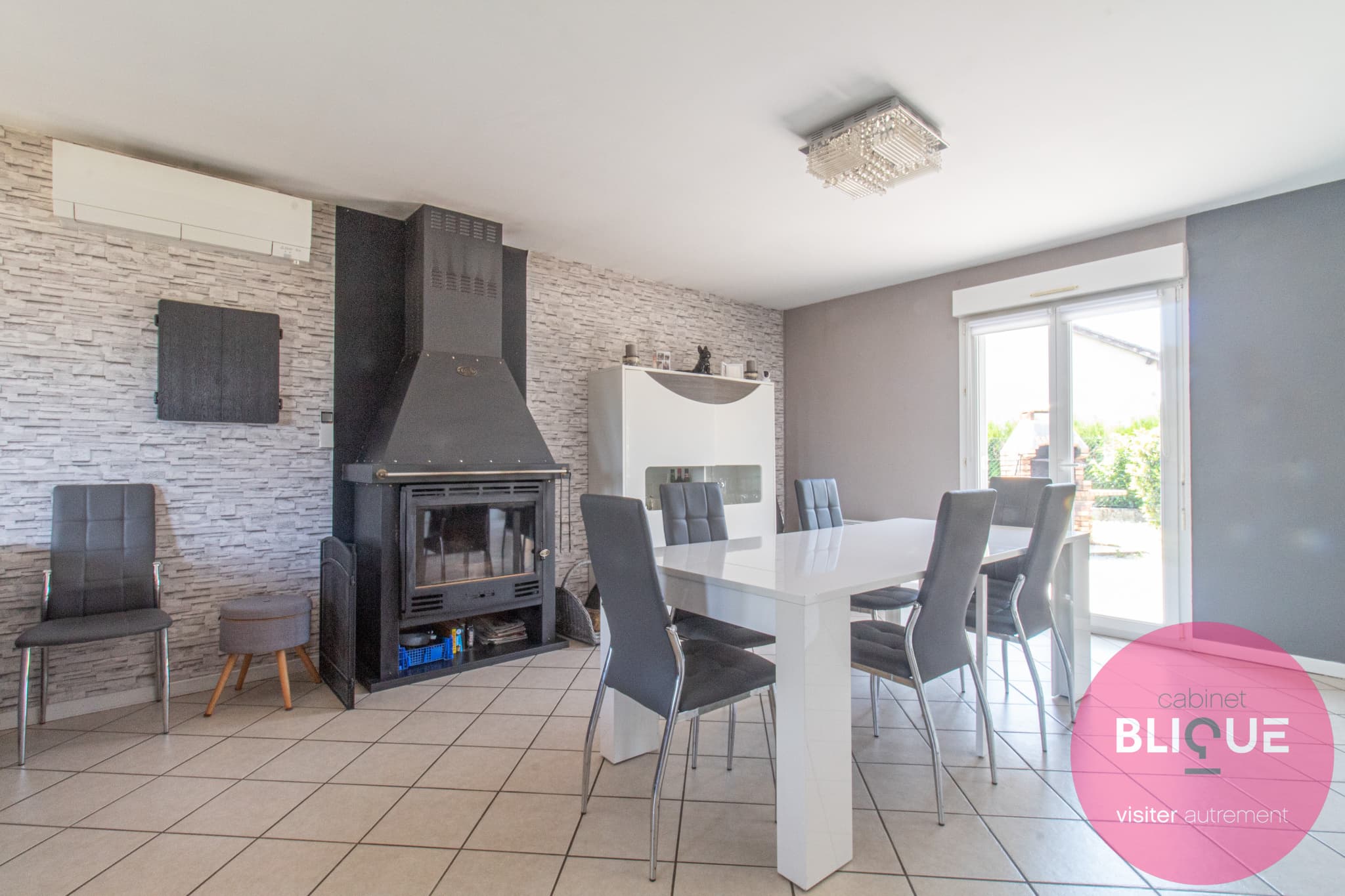 Photo 3 - PLAIN-PIED, GRAND JARDIN ET GARAGES XXL : ICI, L'ESPACE A PRIS SES AISES !