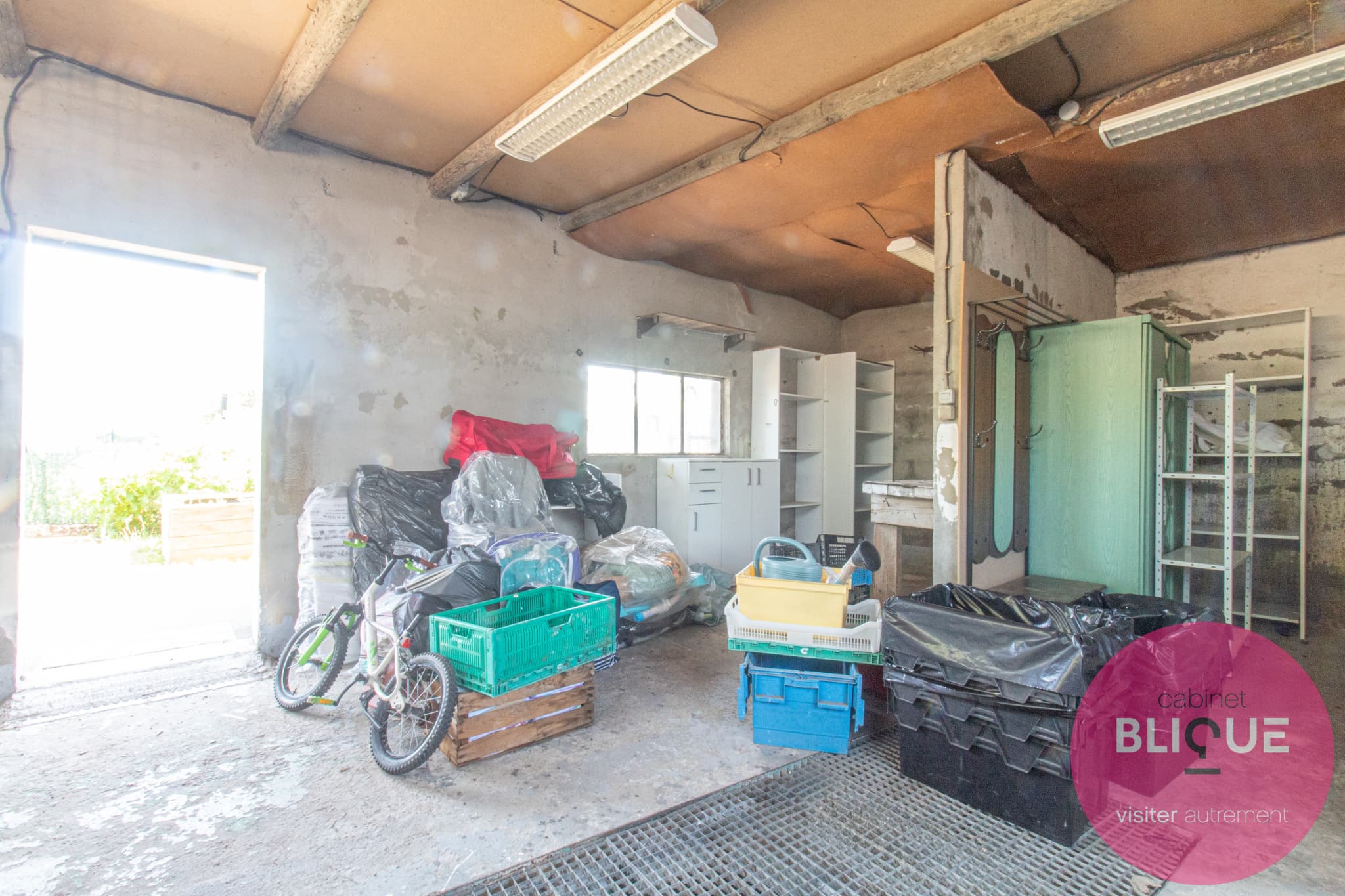Photo 32 - PLAIN-PIED, GRAND JARDIN ET GARAGES XXL : ICI, L'ESPACE A PRIS SES AISES !