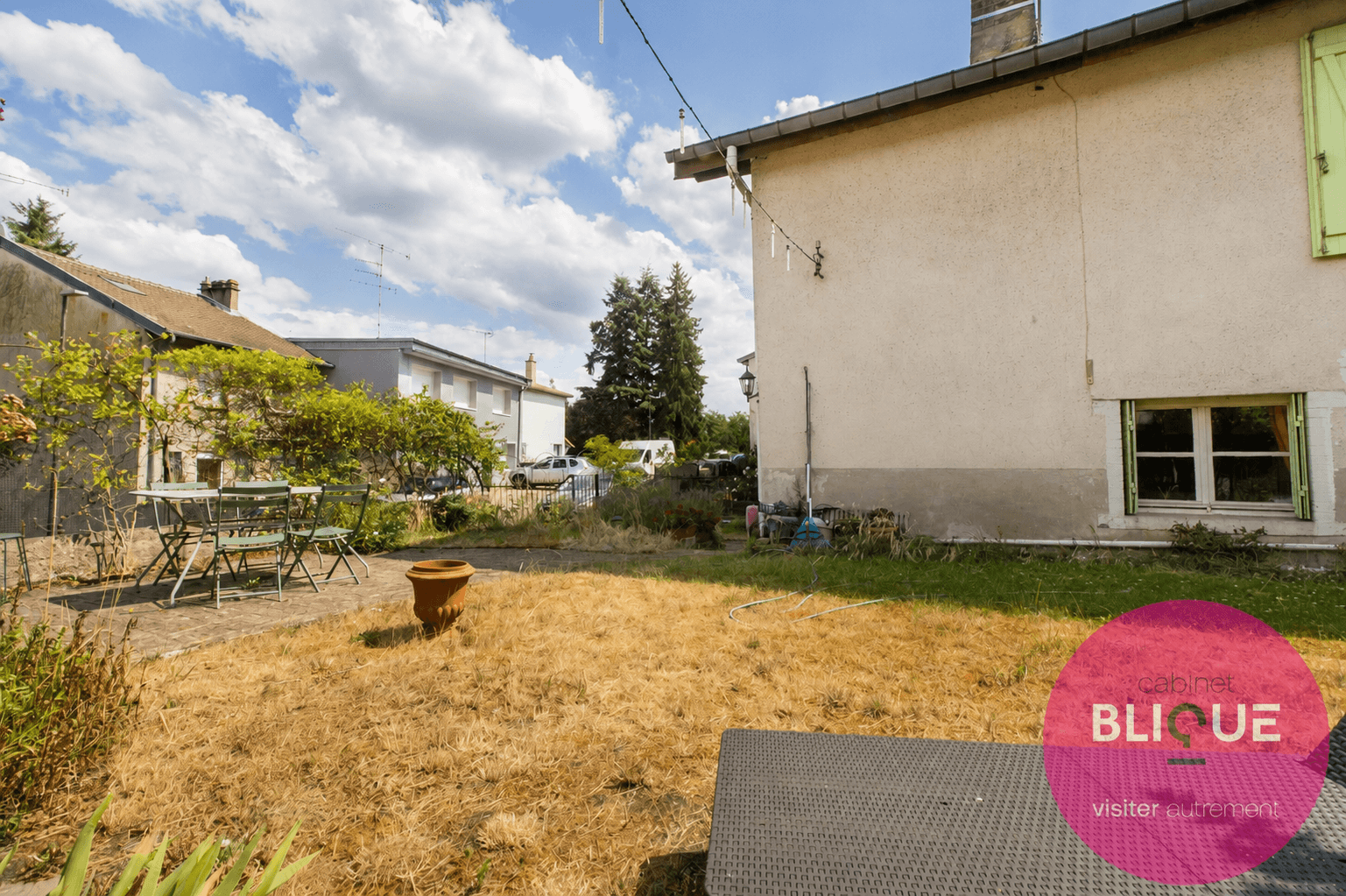Photo 28 - LES VIEILLES PIERRES ONT ENCORE DE BEAUX JOURS DEVANT ELLES