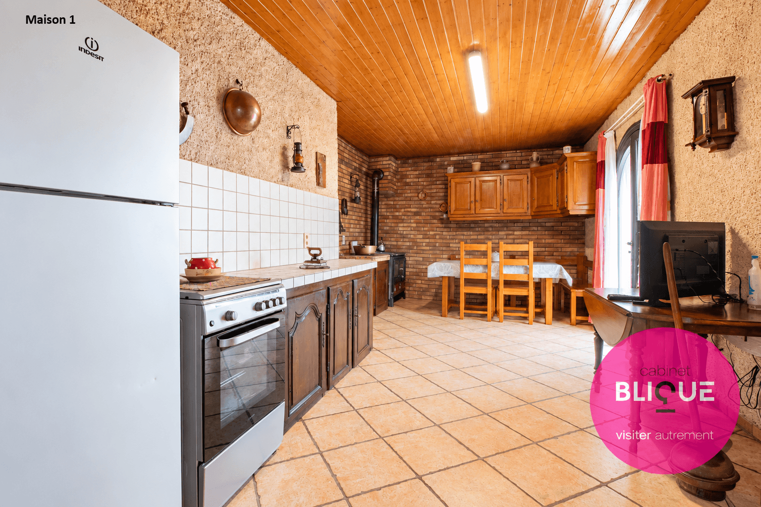 Photo 3 - DEUX MAISONS, 8 405 M2 ET UN CHAMP DES POSSIBLES