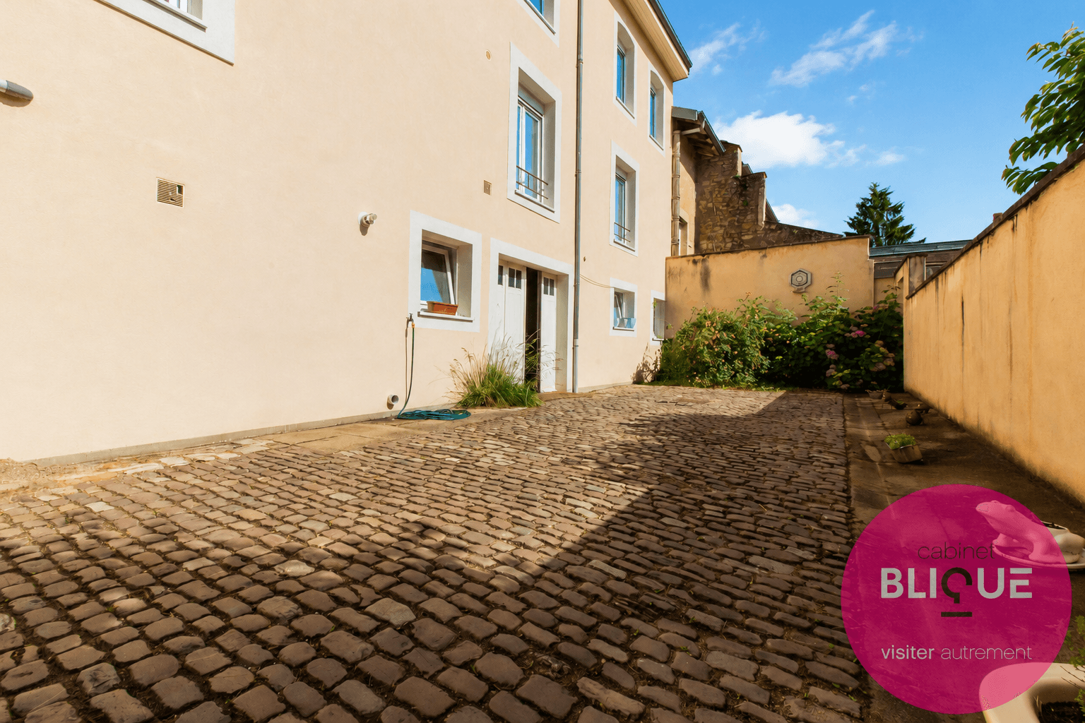 Photo principale - UN APPARTEMENT ? MIEUX, UNE MAISON DE VILLE AVEC EXTERIEUR !